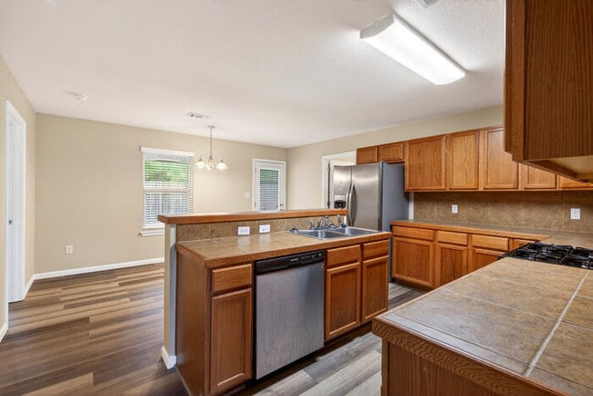 Building Photo - 10261 English Manor Dr