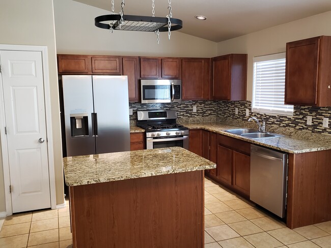 Building Photo - 2541 Prado Del Sol Ave