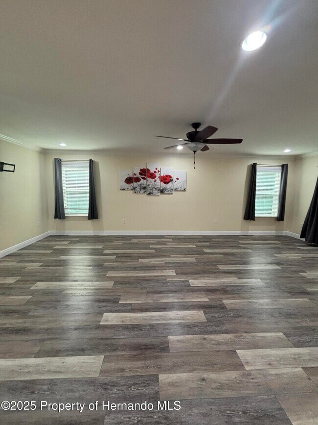 Building Photo - 1159 MacFarlane Ave