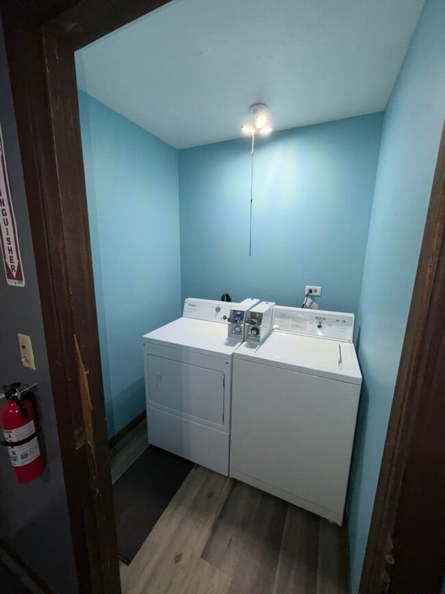 Building Photo - 1100 9th St