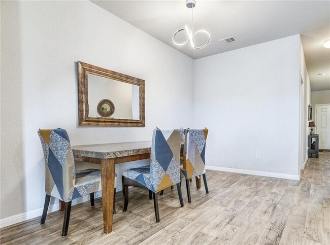 Building Photo - 212 Freedom Park Ave