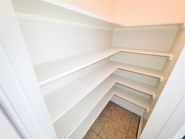 Building Photo - 6810 Keithwood Cir S