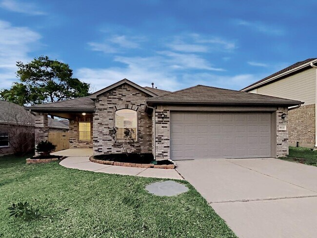 Primary Photo - 30114 Saw Oaks Dr