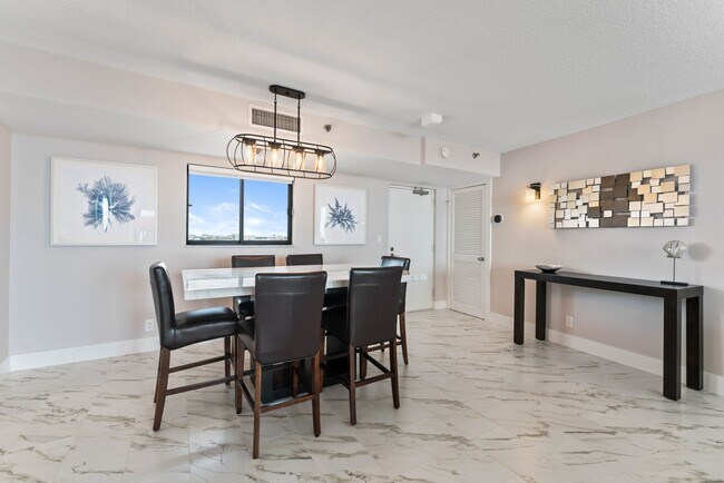 Building Photo - 300 Ocean Trail Way