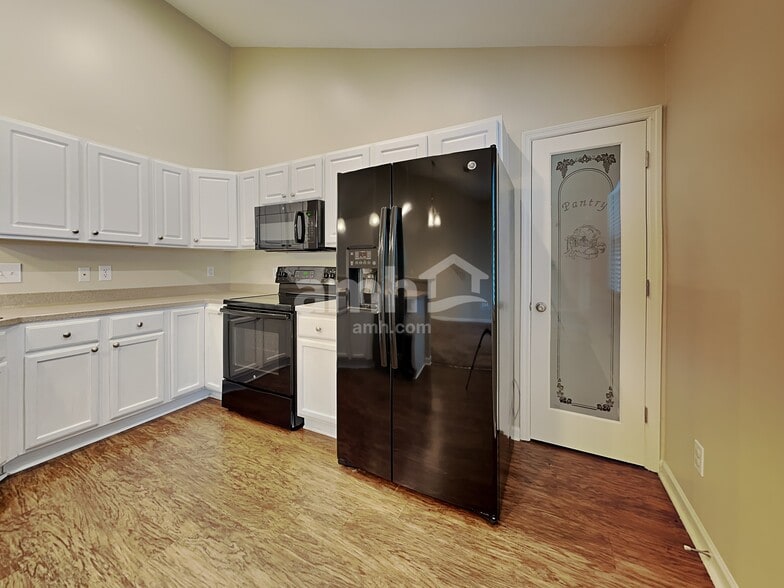 Building Photo - 128 Heartstone Cir