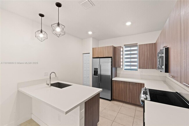 Building Photo - 4746 NW 83rd Pkwy