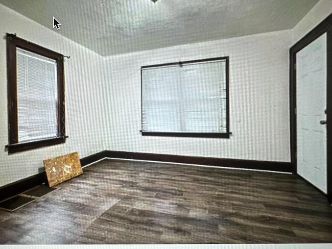Building Photo - 314 N Longwood St