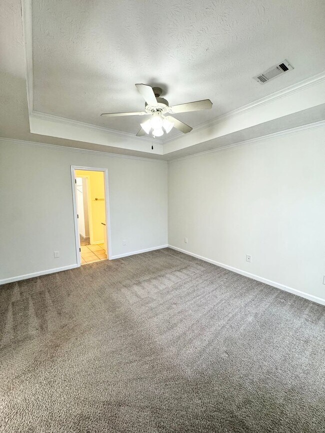 Building Photo - ** 3 bed 2 bath located in Thorington Trace ** Call 334-366-9198 for a self showing