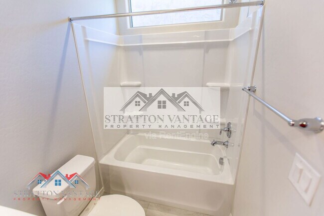 Building Photo - 17625 W Pasadena Ave