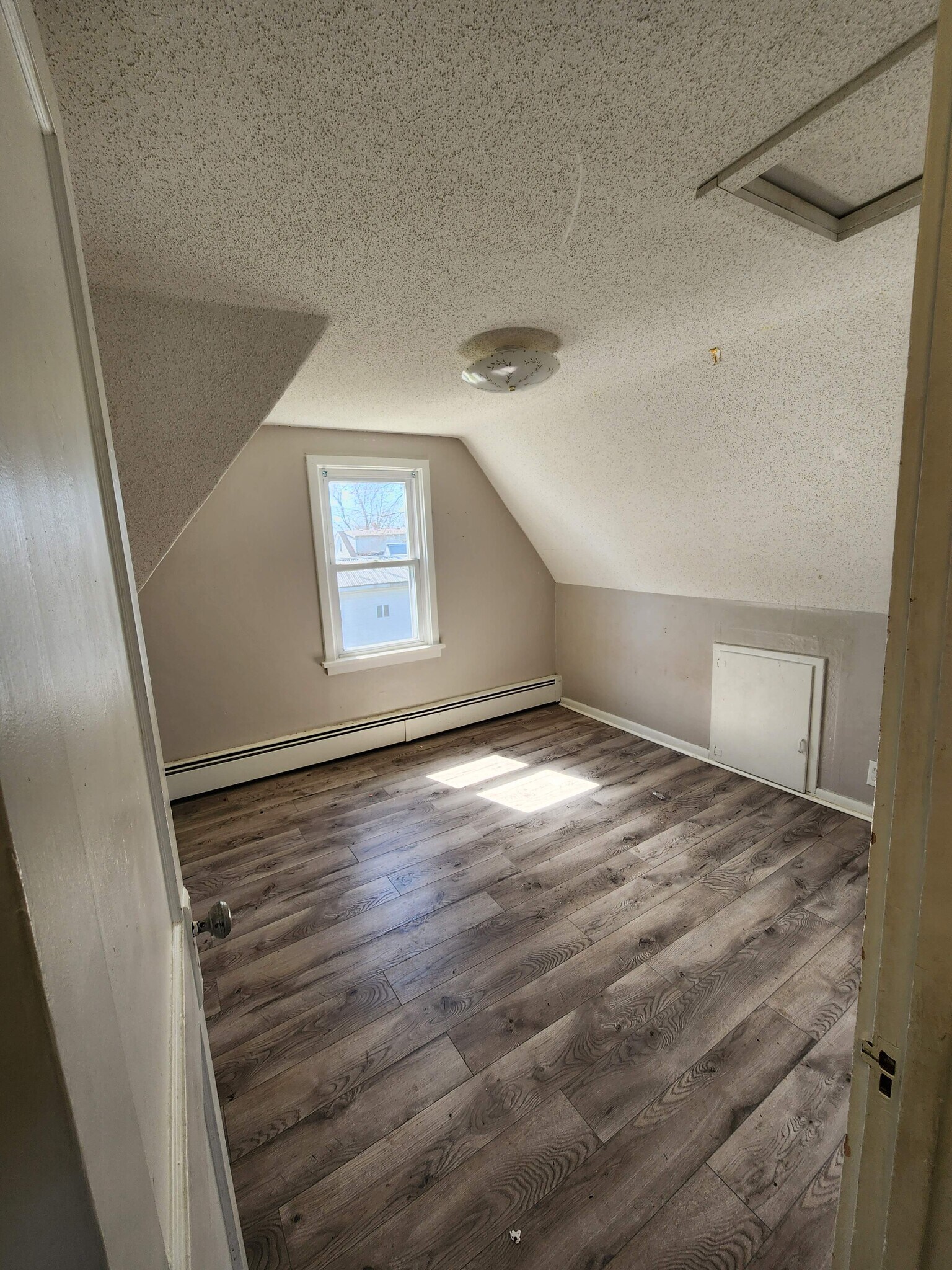 Bedroom 3 - 4620 Military Rd
