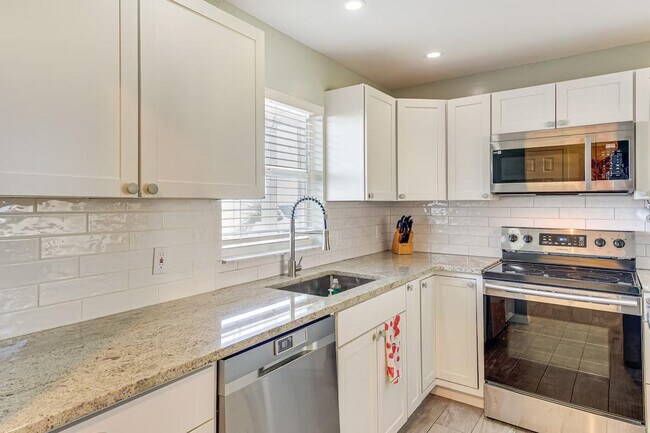 Building Photo - 1926 Ocean Shore Blvd