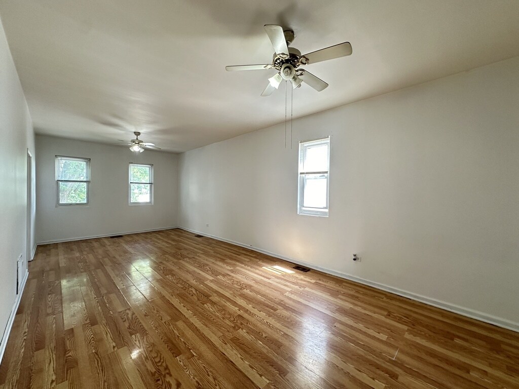 Building Photo - 1717 N Kimball Ave