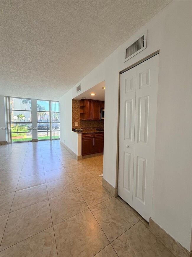 Building Photo - 2000 Atlantic Shores Blvd