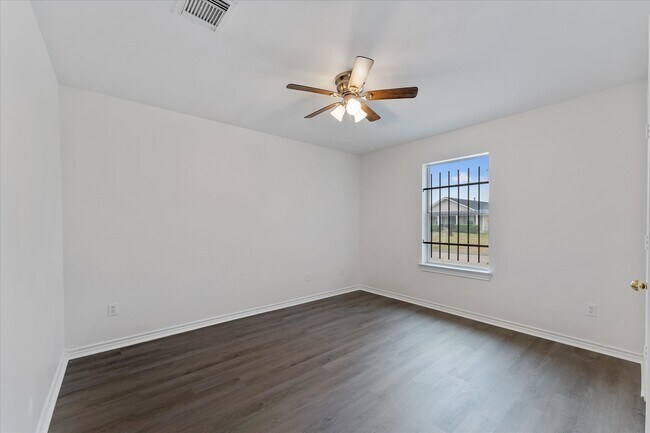 Building Photo - 11419 Roandale Dr