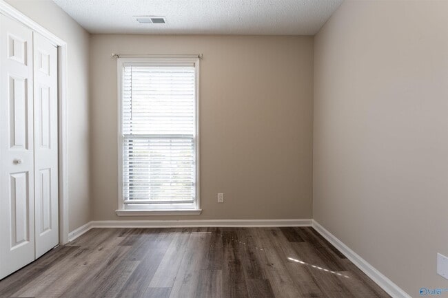 Building Photo - 107 Bridgestone Dr NE