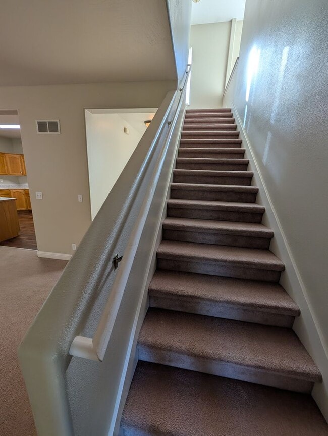 Building Photo - 1366 Delphic Way