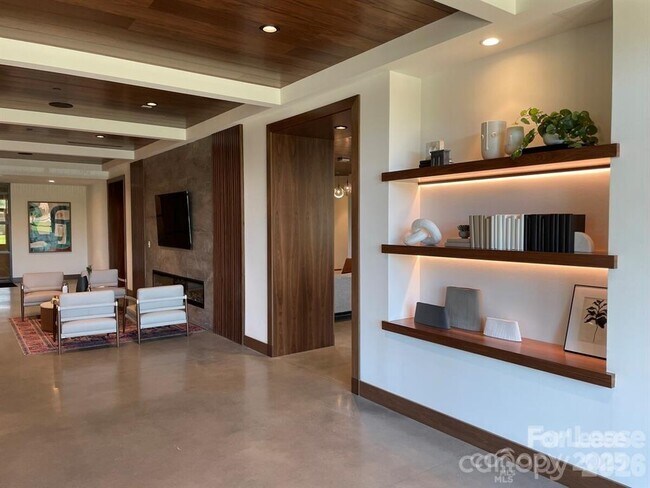 Building Photo - 4220 Colony Plz Dr