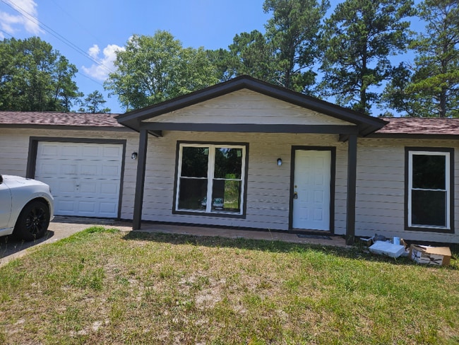 Building Photo - 300 Rockingham Rd