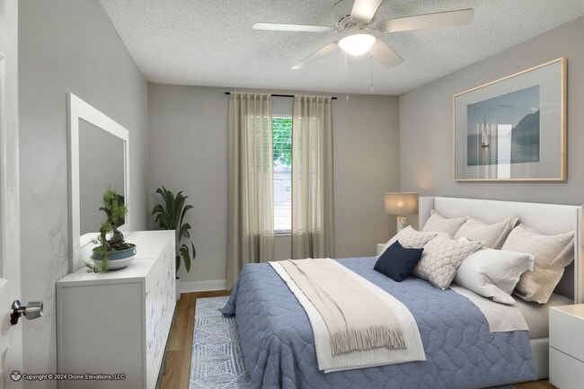 Building Photo - ***Cozy 1 Bedroom Apartment in Eagle Lake