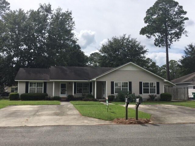 Primary Photo - 2306 Pineview Dr