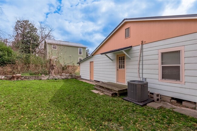 Building Photo - 1306 22nd St