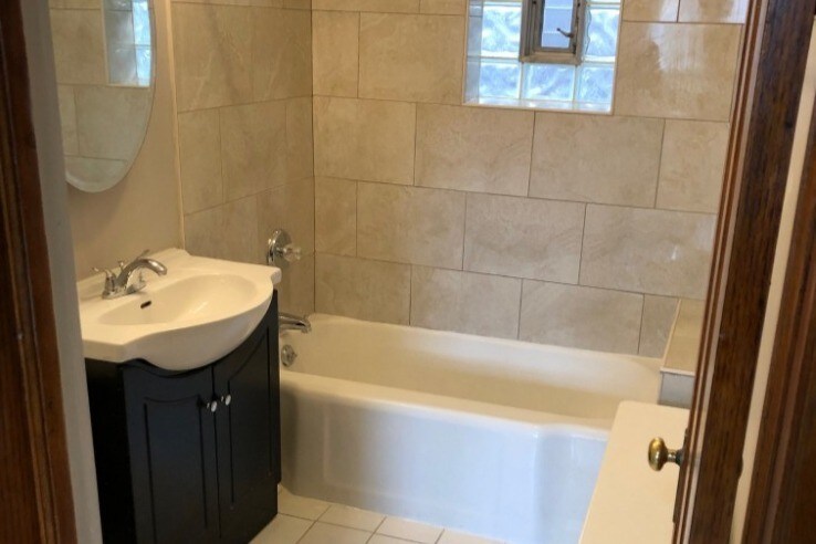 Bathroom - 3620 W School St