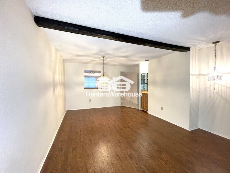 Building Photo - 11241 Dollar Lake Dr