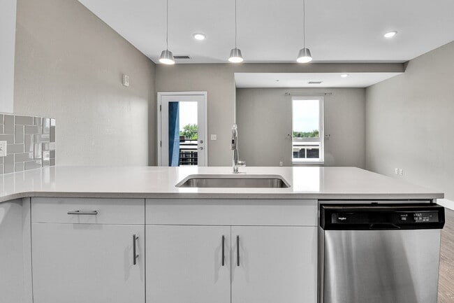 Building Photo - $1,390.95 - 1 Bed, 1 Bath Condo with In Unit Laundry in a Secured Building with an Elevator!