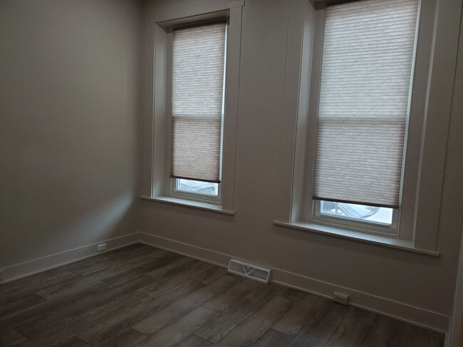 Building Photo - 134 E Lemon St