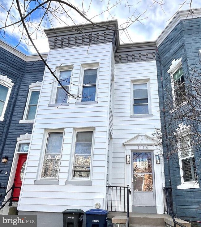 Building Photo - 1113 I St NE