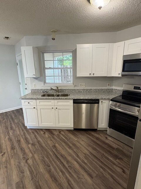 Building Photo - 2511 Bluff View Ct