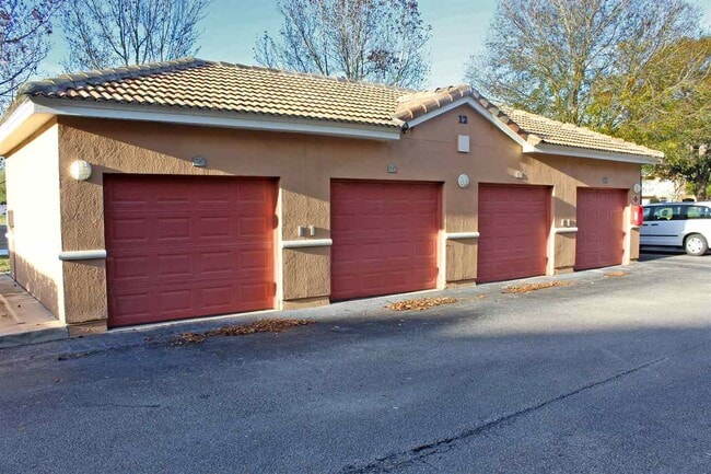 Building Photo - 550 Florida Club Blvd