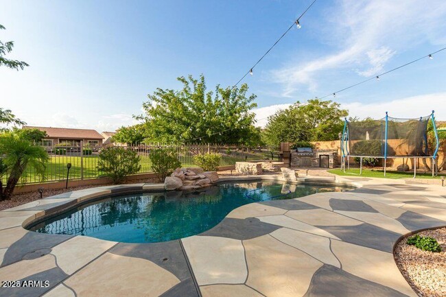 Building Photo - 5118 W Swayback Pass