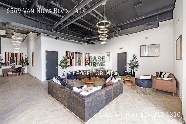 Building Photo - 14526 Kittridge St