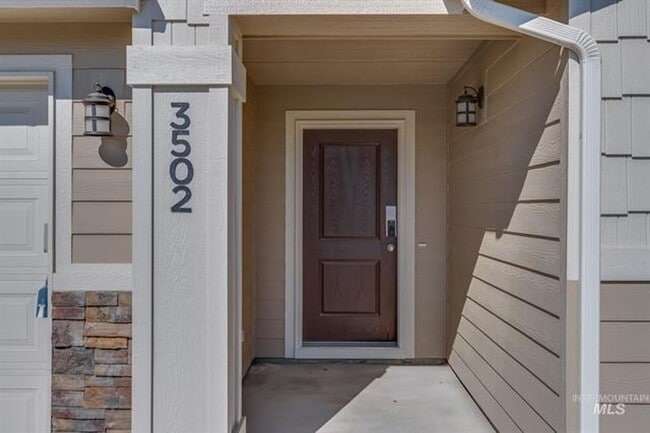 Building Photo - 3 Bedroom 2 Bath  PET FRIENDLY home in SW ...