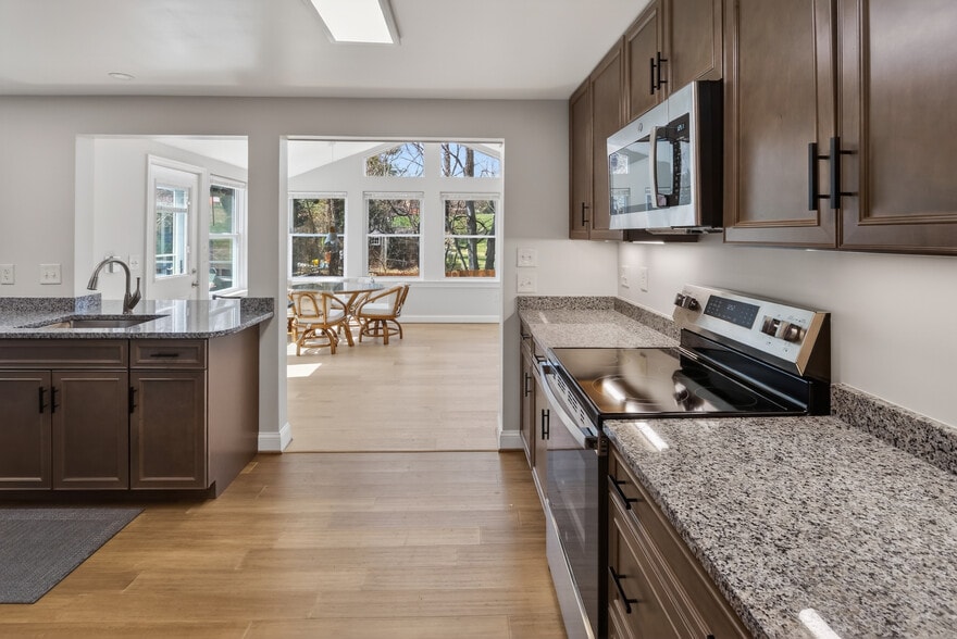 Building Photo - 19204 Saint Johnsbury Ln