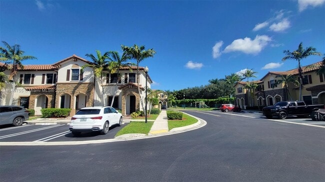 Building Photo - 3223 SE 4th Ct