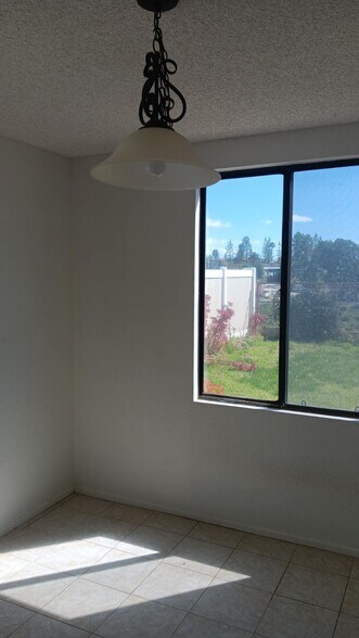 Building Photo - 39640 Wild Flower Dr