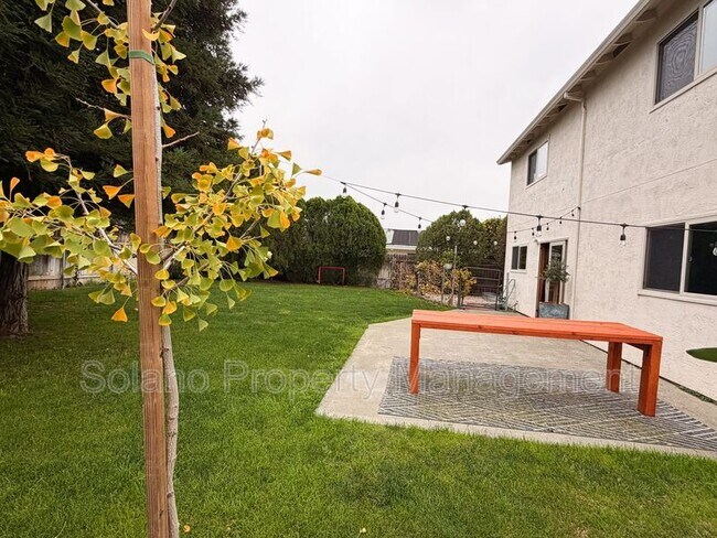 Building Photo - 950 Pembroke Way