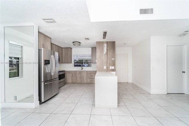 Building Photo - 17249 NW 60th Ct