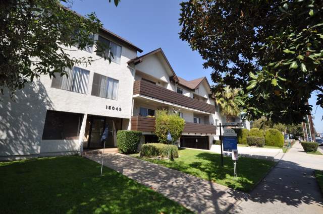 Building Photo - 15049 Burbank Blvd