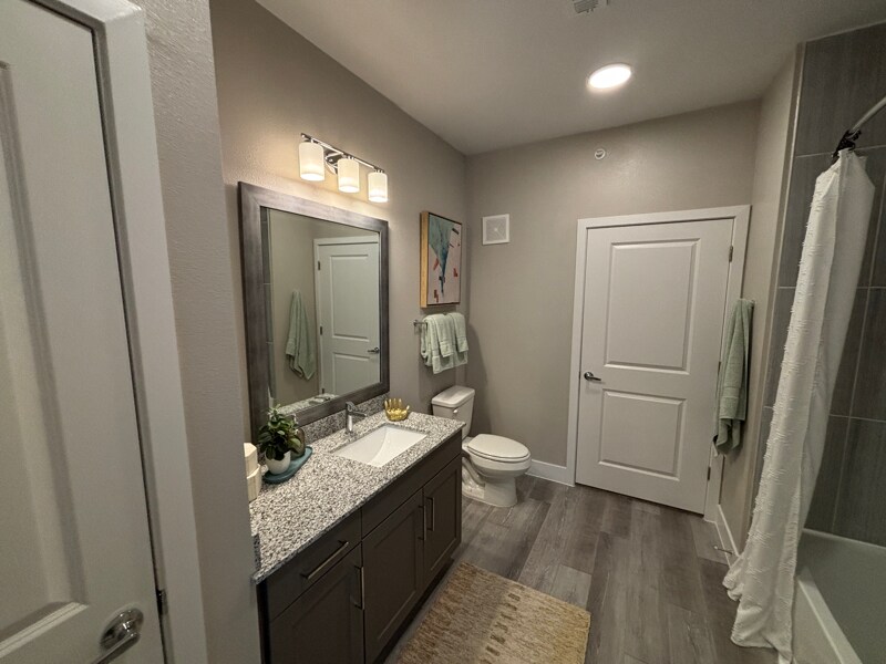 Building Photo - 502 Commercial Lp