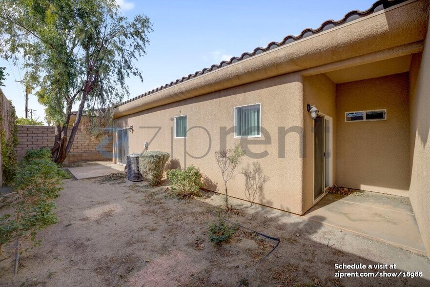 Building Photo - Unit C