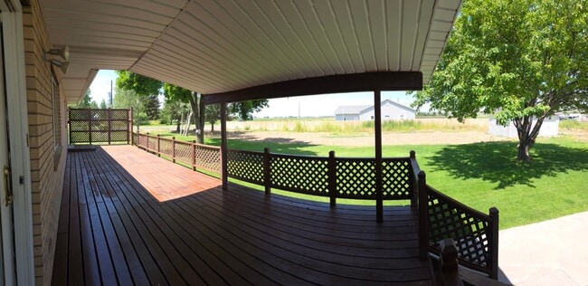 Building Photo - 3 bed, 3 bath Home in Sunnydell area Rexburg