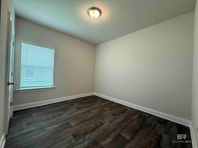 Building Photo - 19130 Treehill Ln