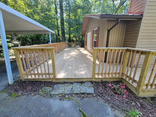 Building Photo - 66 Lundy Ln