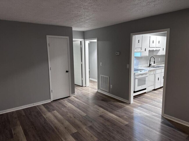 Building Photo - 300 Car-Mol Dr