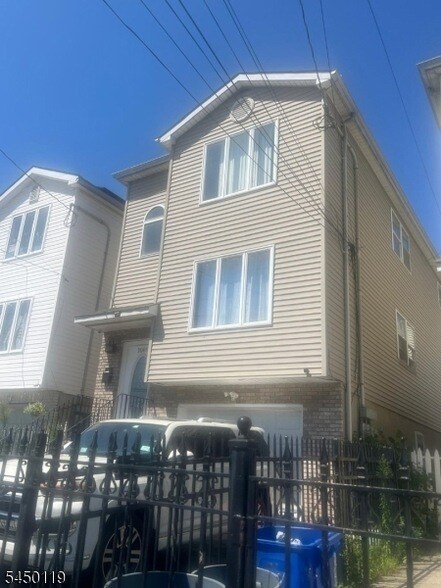 Building Photo - 1089 Magnolia Ave