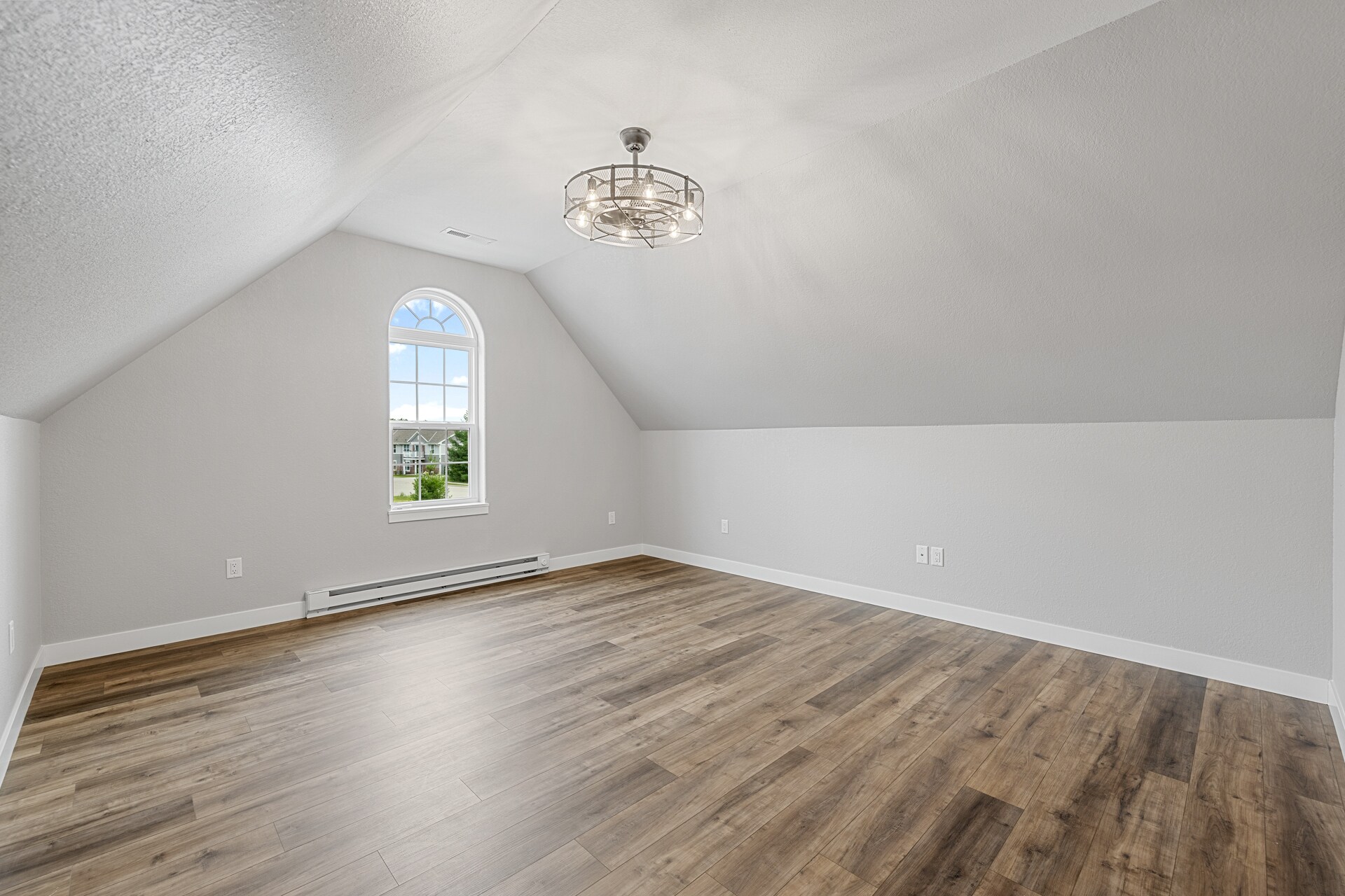 Building Photo - 1867 Woodland Way