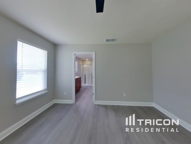 Building Photo - 2053 Jomil Ct